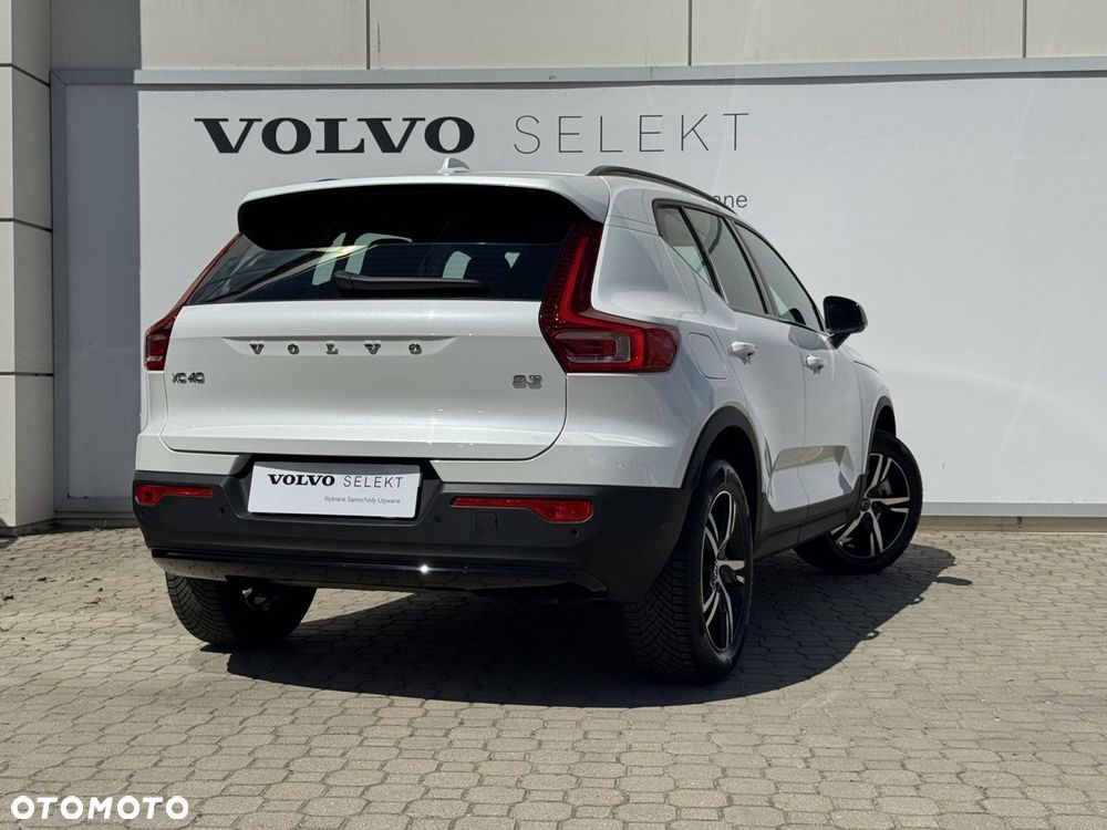 Volvo XC 40 B3 Plus Dark - 9