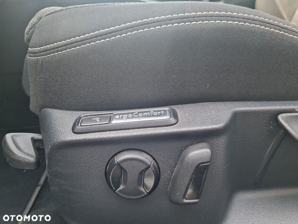 Volkswagen Passat - 11