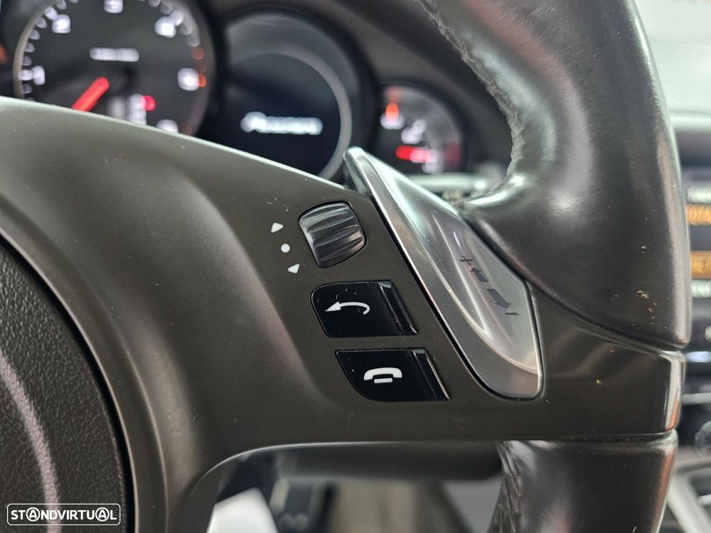 Porsche Panamera Platinum Edition - 16