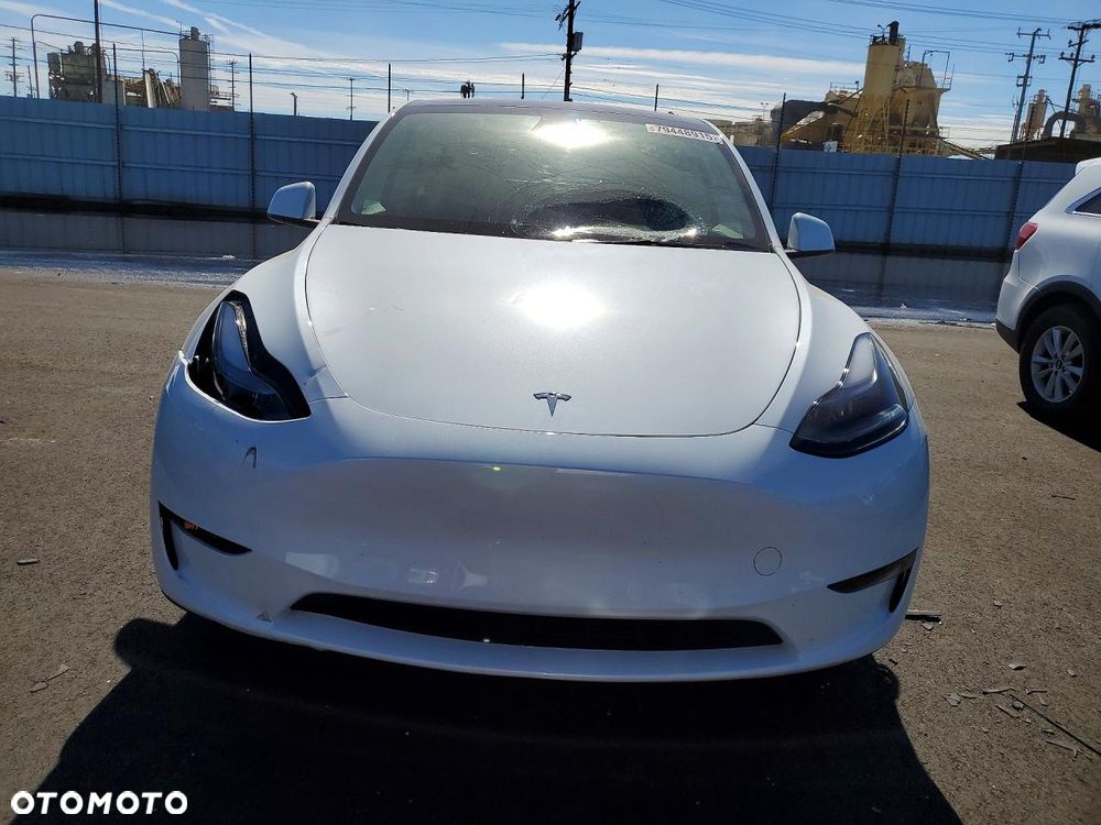 Tesla Model Y Long Range Dual Motor AWD - 3