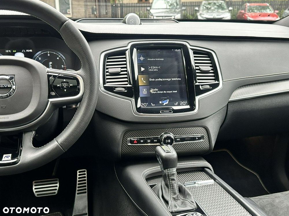 Volvo XC 90 D5 AWD R-Design 7os - 32