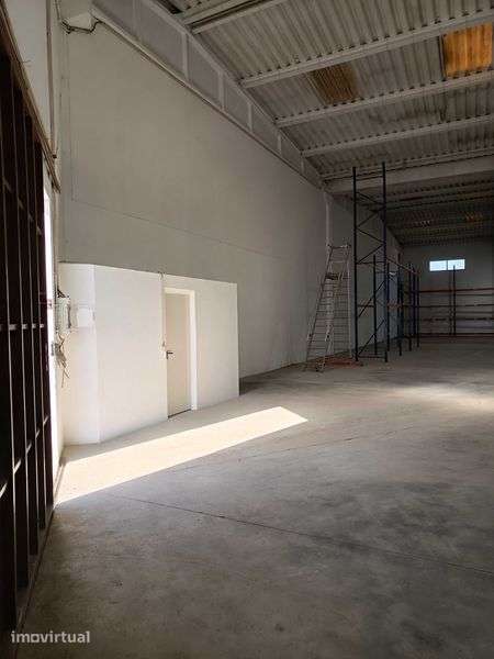 Arrenda-se Armazém - Grande imagem: 3/5