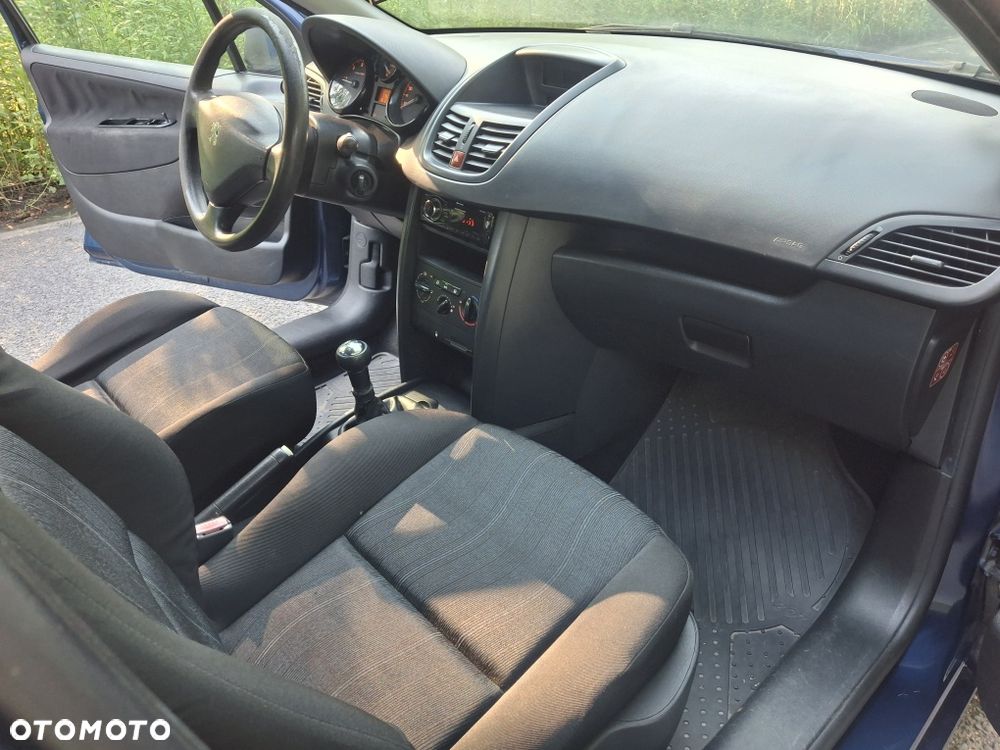 Peugeot 207 - 7