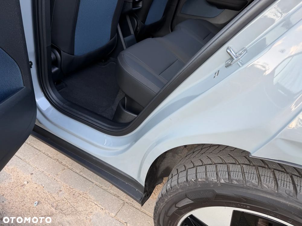 Volvo EX30 Single Motor Extended Range RWD Ultra - 30