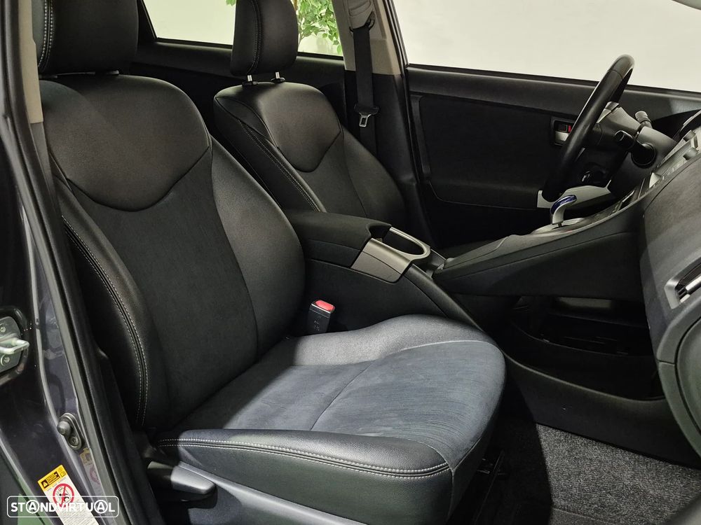 Toyota Prius 1.8 Plug-In Pack Premium - 27