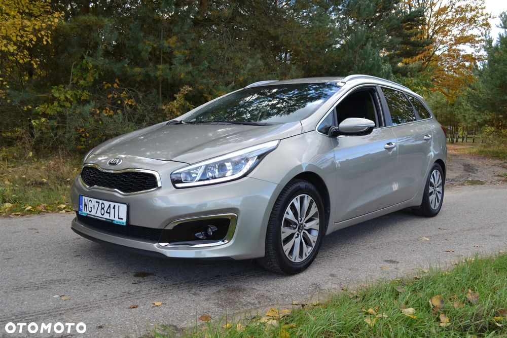 Kia Ceed 1.6 GDI Dream Team Edition - 3