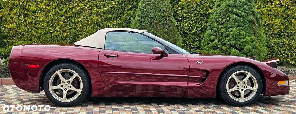 Chevrolet Corvette - 12