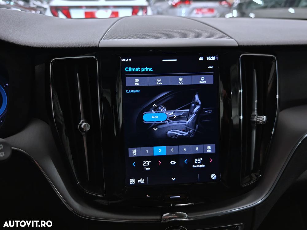 Volvo XC 60 B4 MHEV Momentum Pro - 19