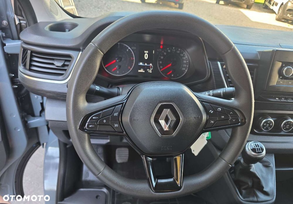 Renault Trafic - 19