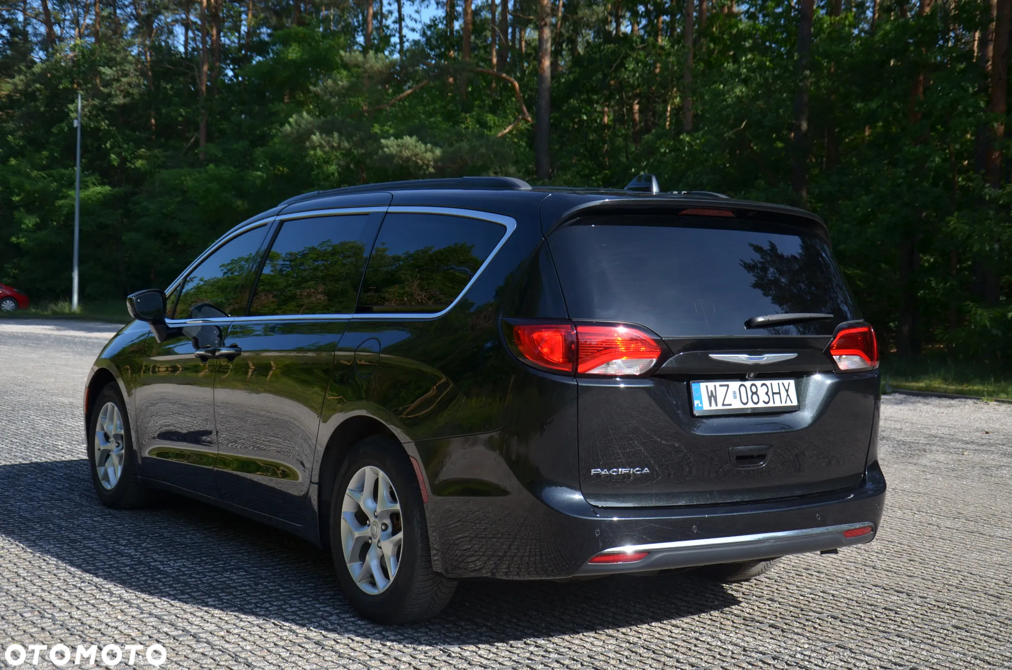 Chrysler Pacifica - 3