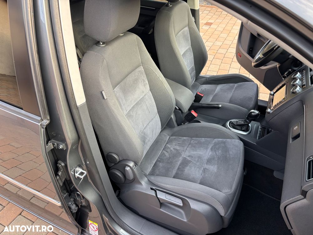 Volkswagen Touran 2.0 TDI DPF DSG Highline - 16