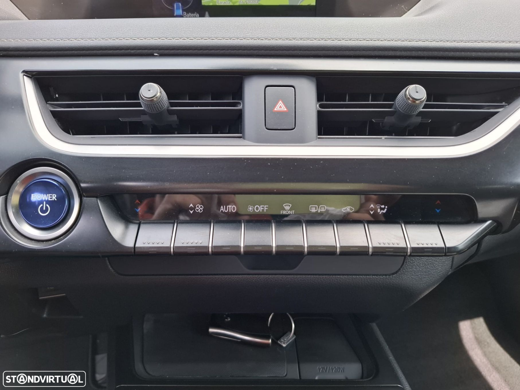 Lexus UX 250h Executive - 26