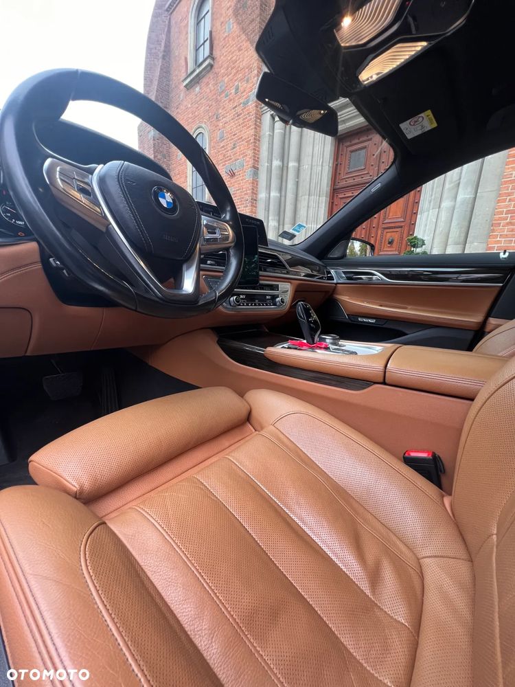 BMW Seria 7 740d xDrive - 23