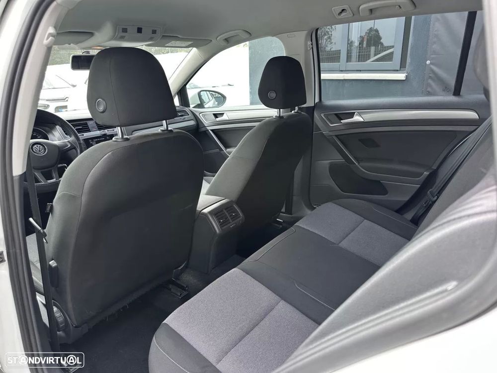 VW Golf Variant 1.6 TDi Highline - 25