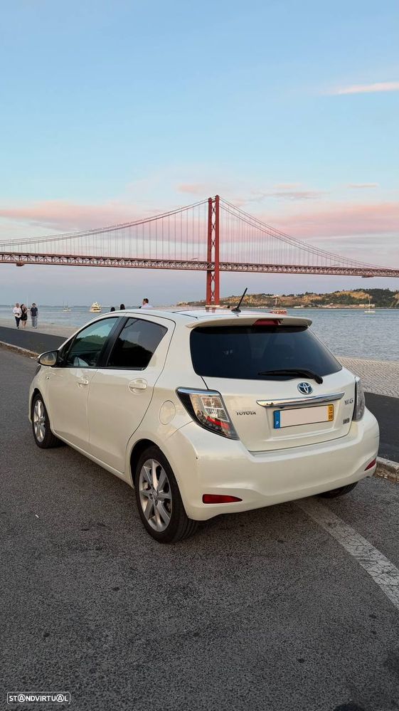 Toyota Yaris 1.5 HSD Comfort +P.Style+Navi - 1
