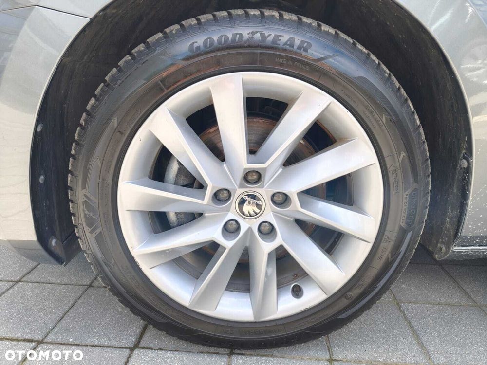 Skoda Superb 2.0 TDI SCR Ambition DSG - 38