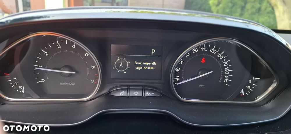 Peugeot 2008 1.2 Pure Tech GPF Allure S&S EAT6 - 29