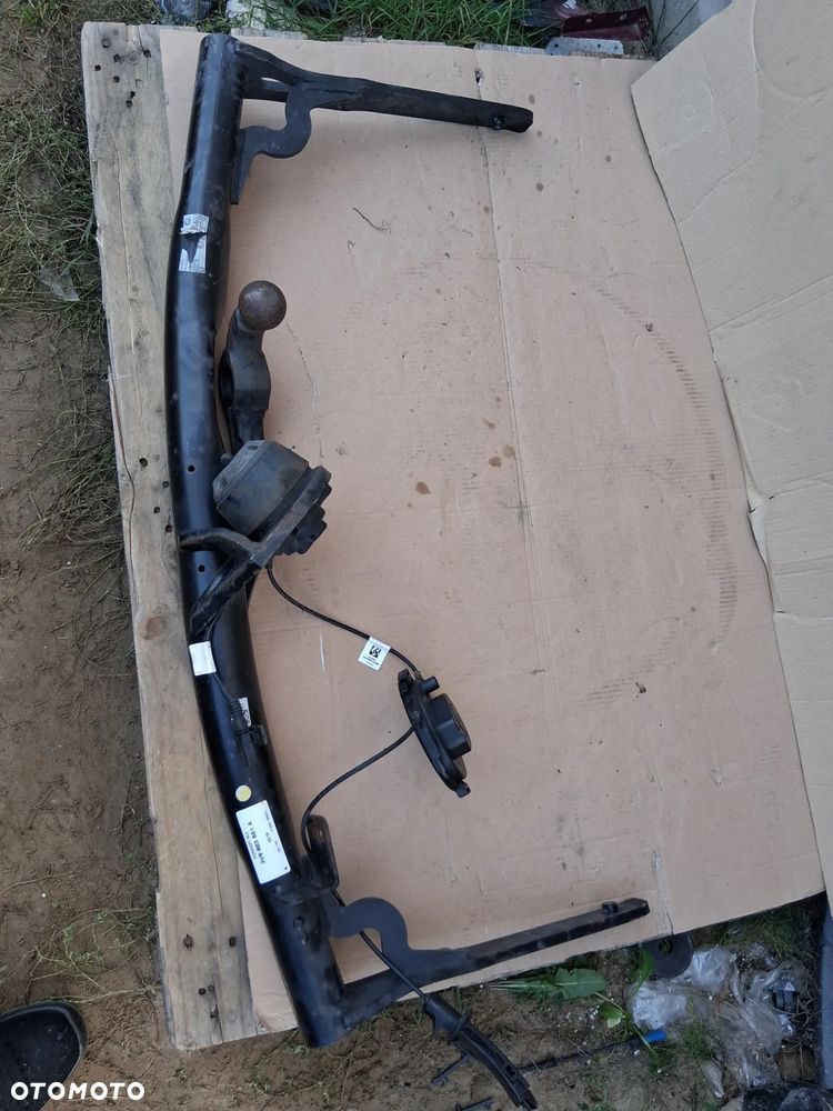 Hak holowniczy Skoda SUPERB III KOMBI 3V9 3V9803881 - 2