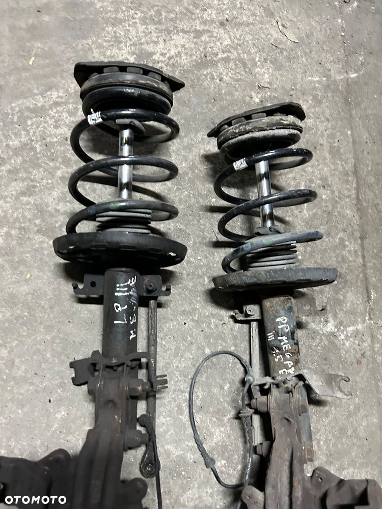 Renault Megane III zwrotnica lewa prawa mc-pherson kopyto noga 1.5 dci - 4