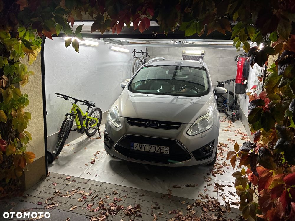 Ford Grand C-MAX - 33