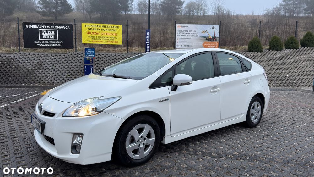 Toyota Prius 1.8 HSD Prestige - 1