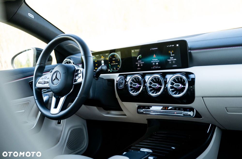 Mercedes-Benz CLA - 38