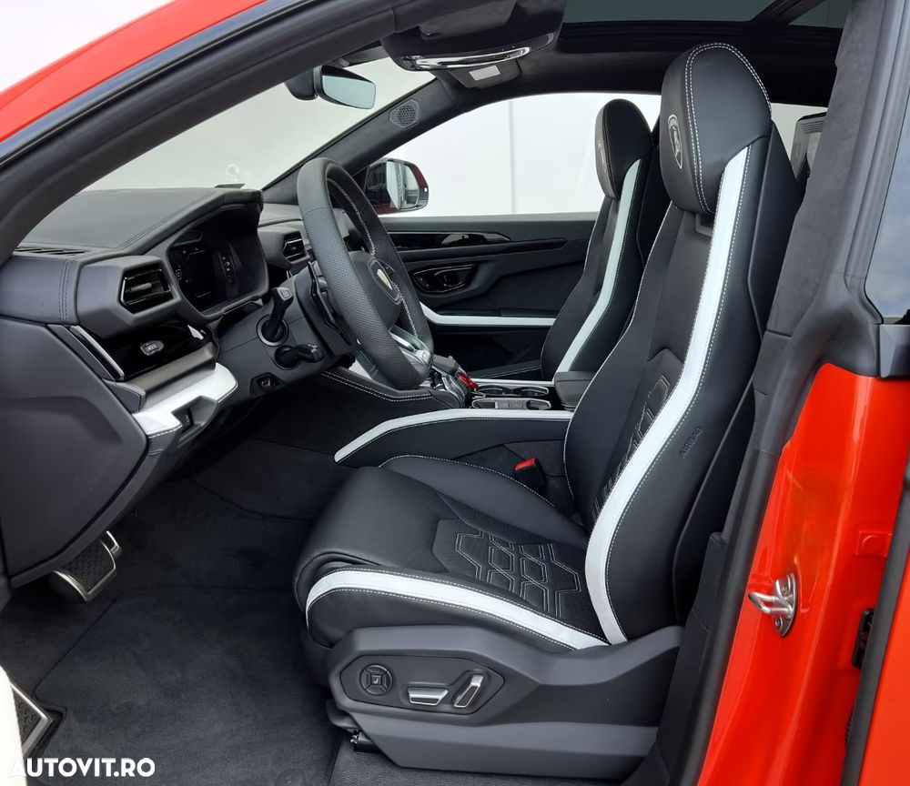 Lamborghini URUS - 12