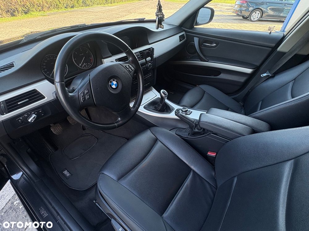 BMW Seria 3 318d - 5