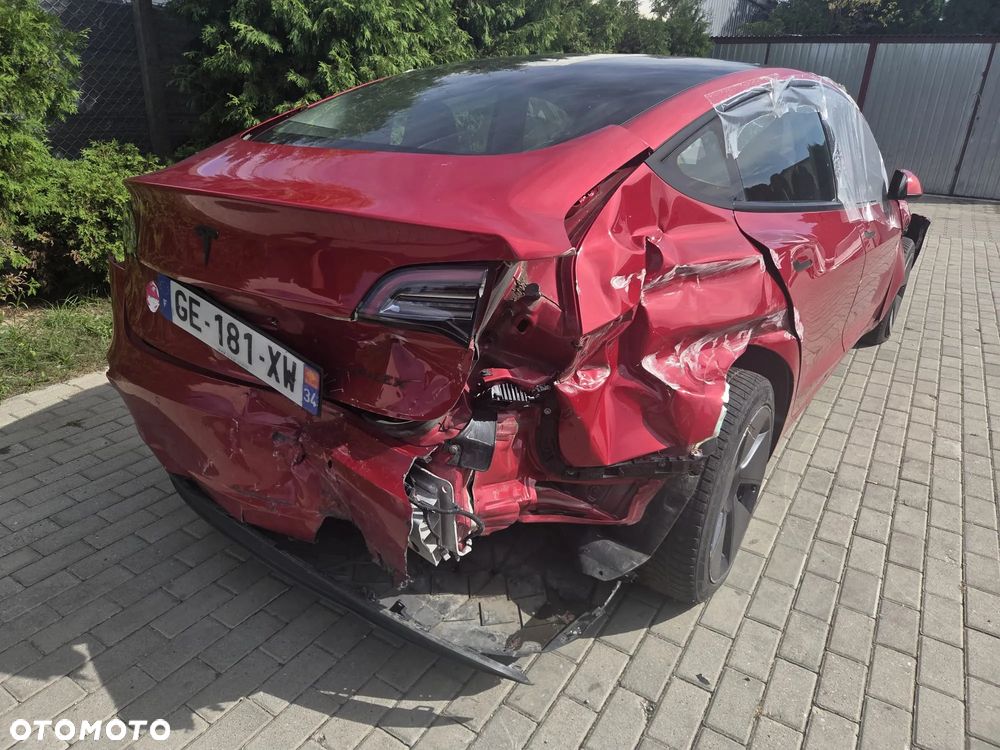 Tesla Model 3 - 5