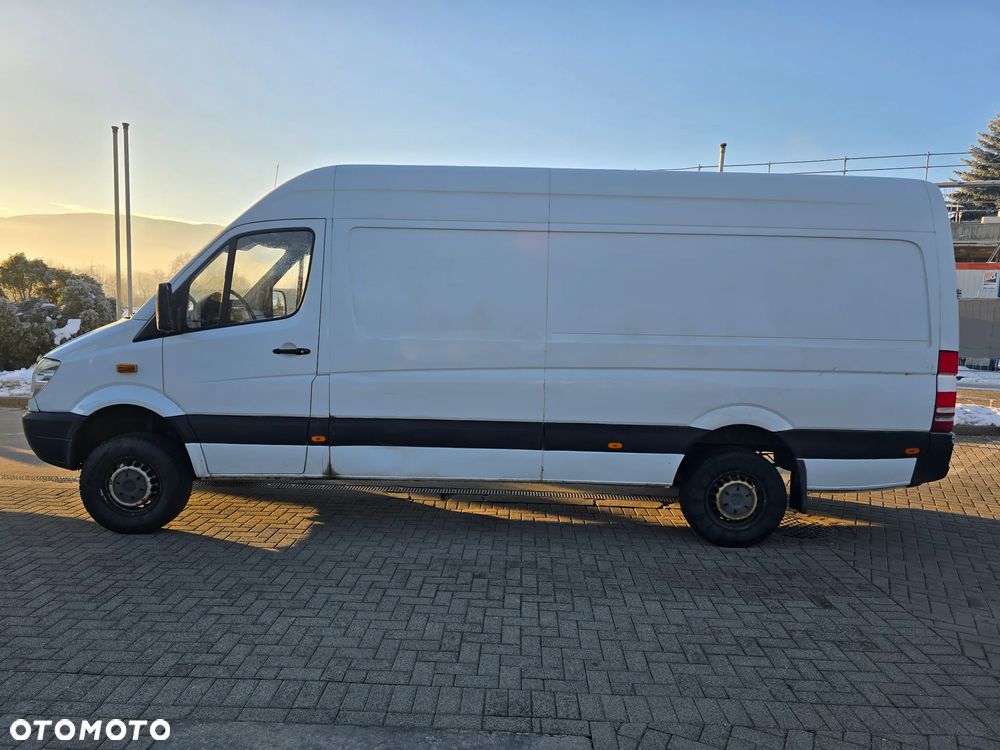 Mercedes-Benz Sprinter - 2
