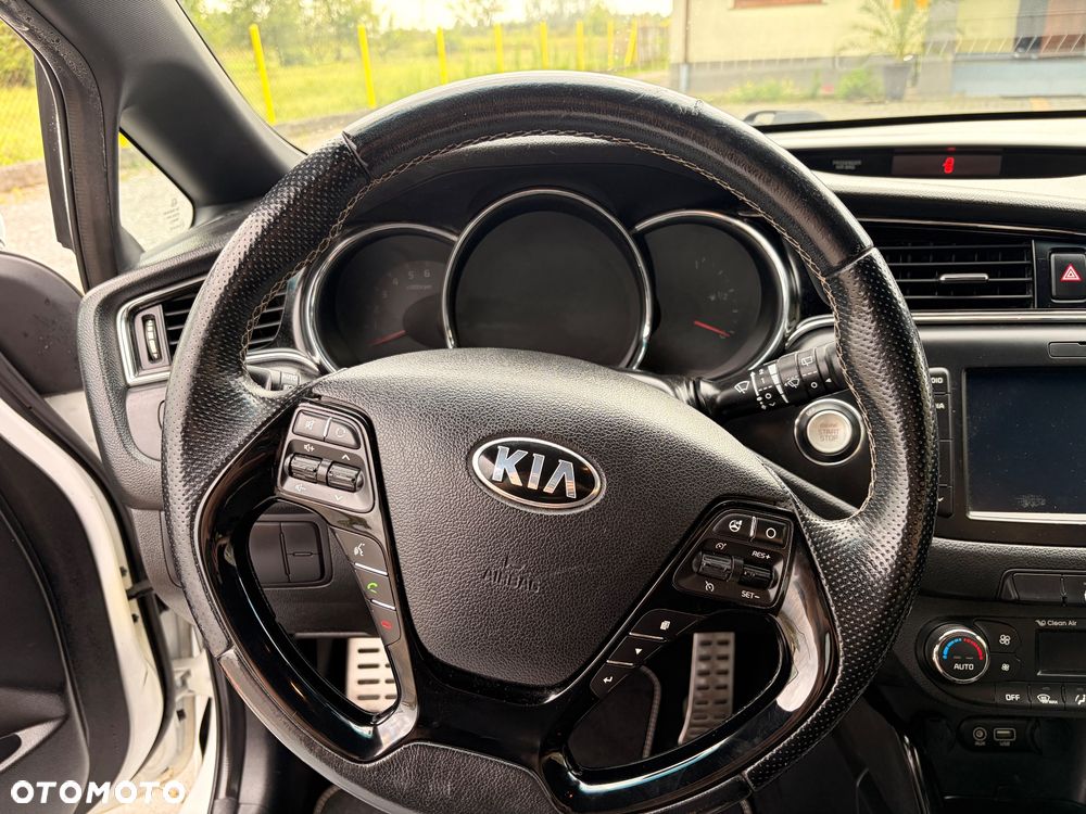 Kia Ceed - 21