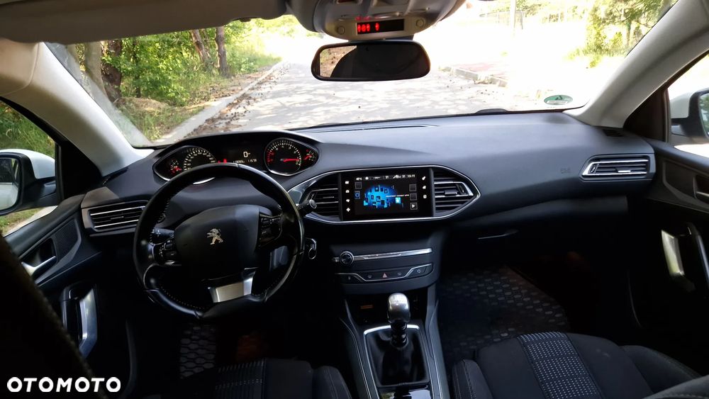 Peugeot 308 1.2 PureTech Allure S&S - 18