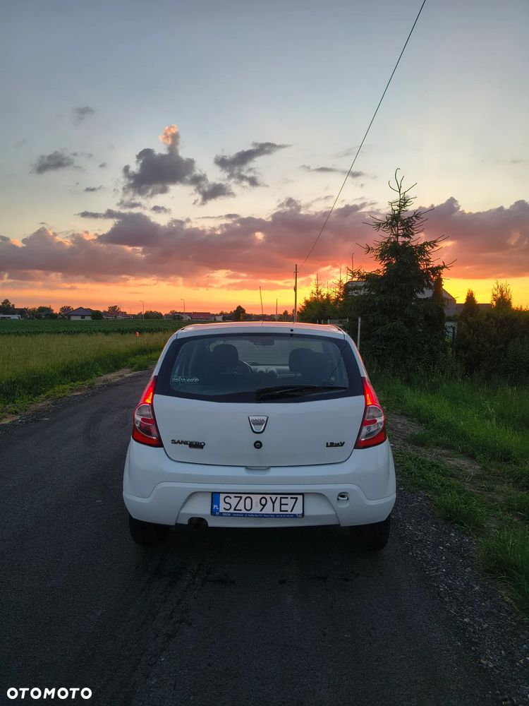 Dacia Sandero 1.2 16V Laureate - 3