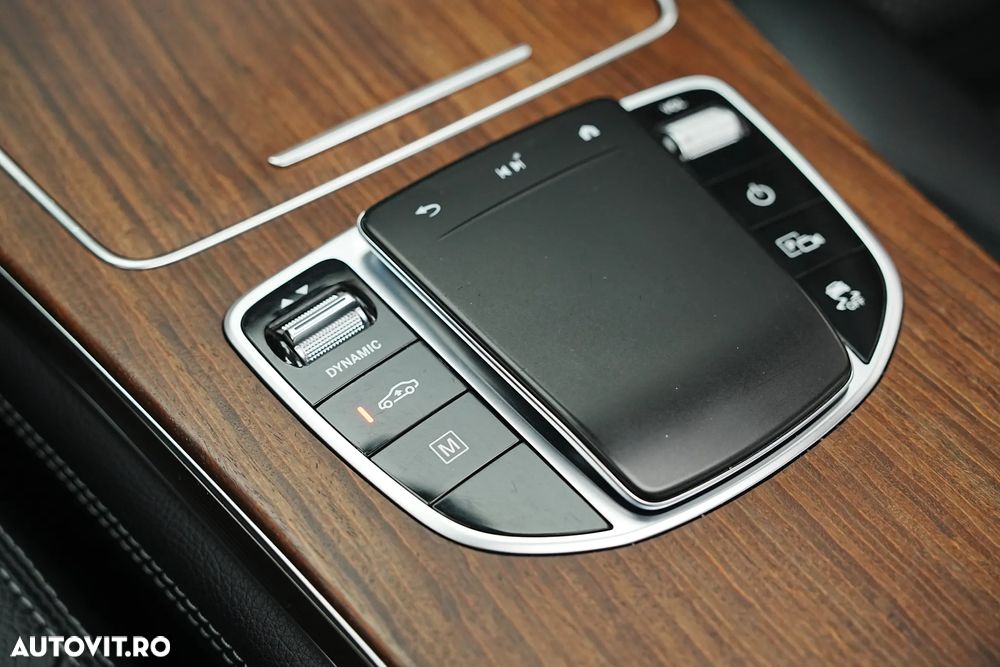 Mercedes-Benz GLC 300 e 4Matic 9G-TRONIC - 37