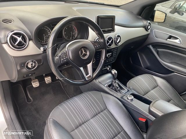 Mercedes-Benz B 180 d AMG Line - 7