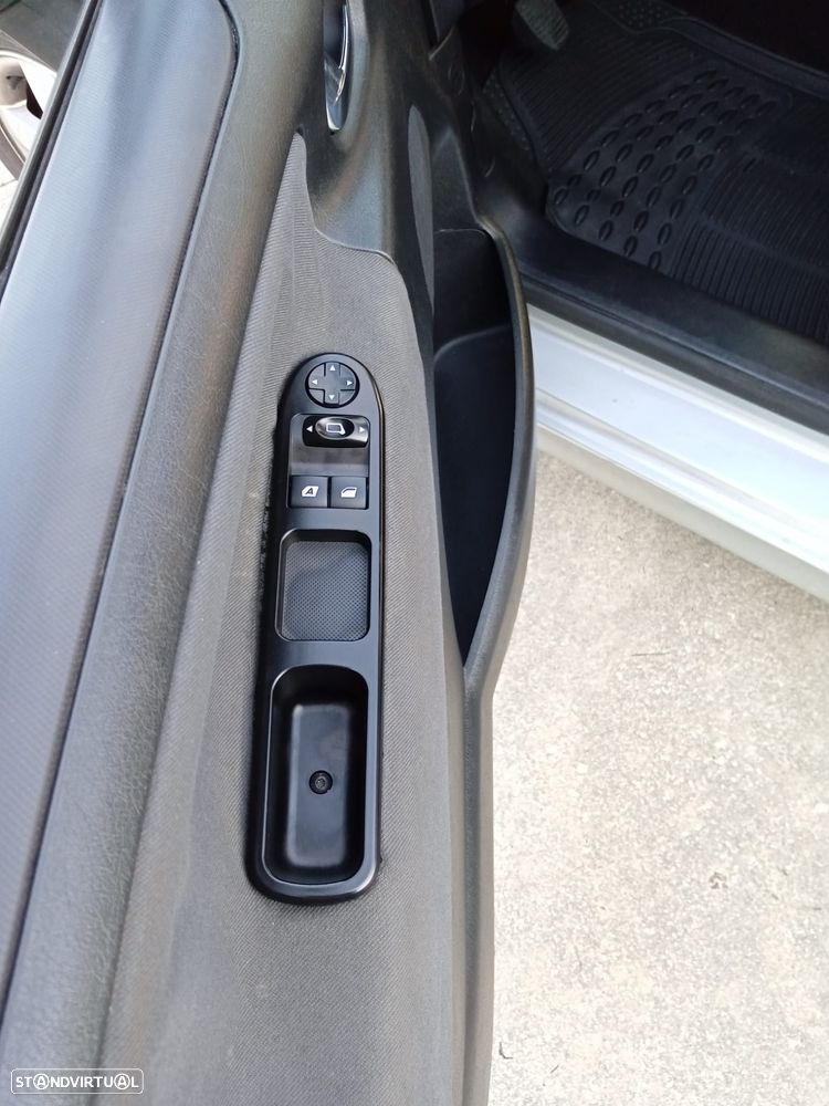 Peugeot 207 1.4 16V Sport - 11