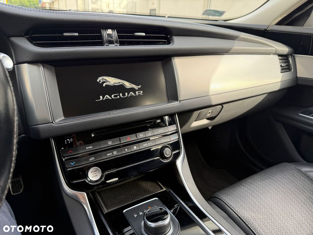 Jaguar XF 2.0 T Prestige - 11