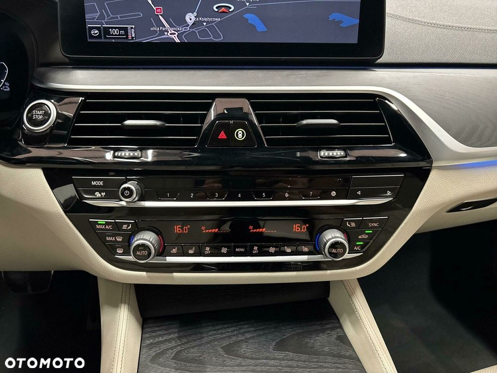 BMW Seria 5 520i mHEV M Sport sport - 23