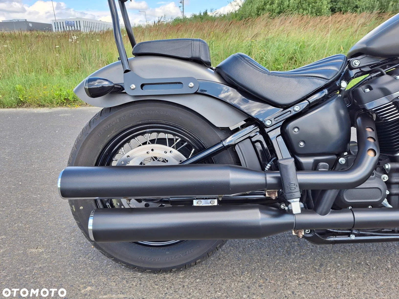 Harley-Davidson Softail Street Bob - 13