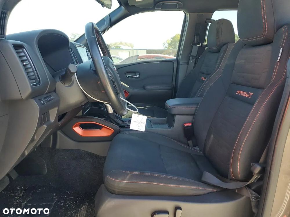 Nissan Frontier - 8