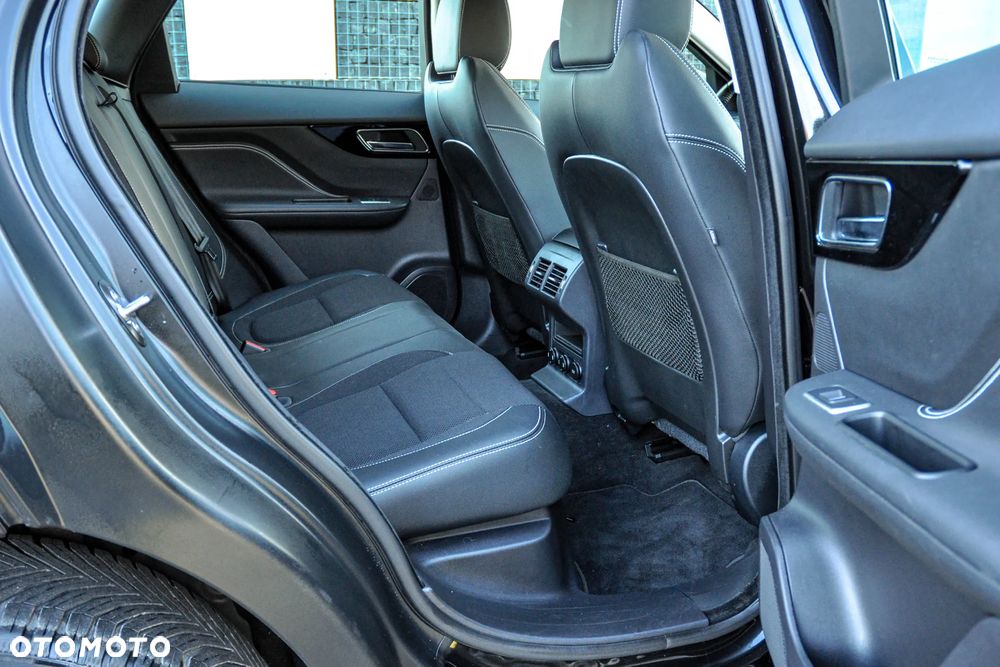 Jaguar F-Pace 2.0 i4D AWD R-Sport - 13