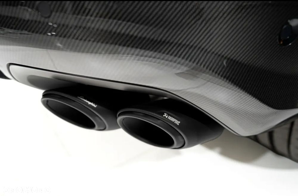 Lamborghini Urus - 18