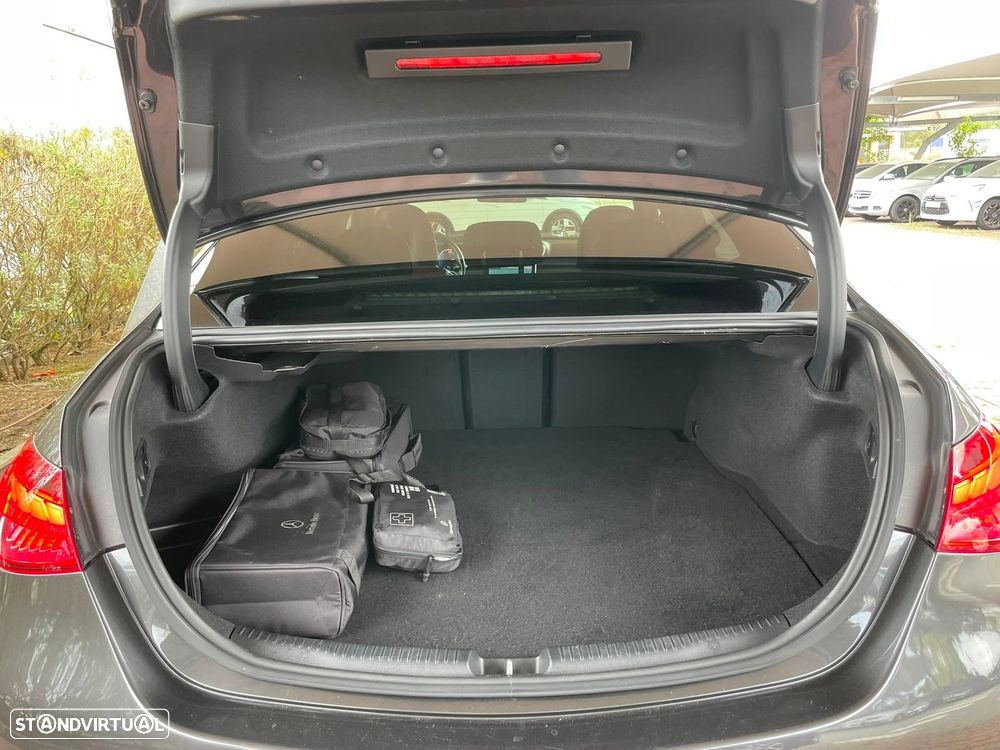 Mercedes-Benz C 300 e AMG Line - 26