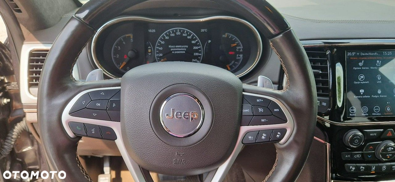Jeep Grand Cherokee - 31