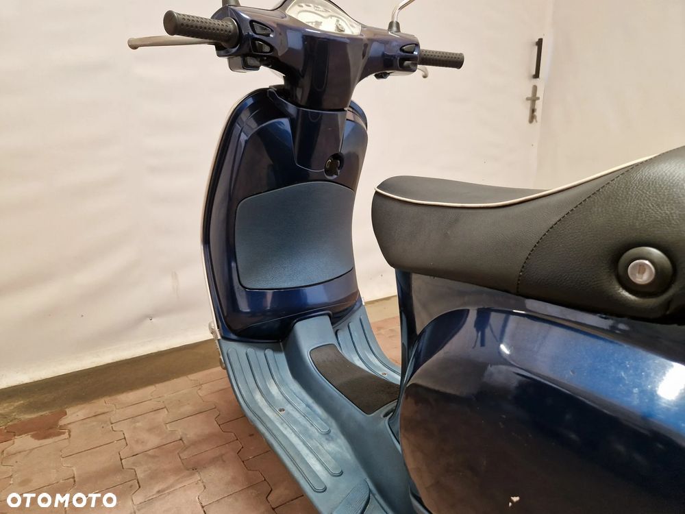 Piaggio Vespa - 21