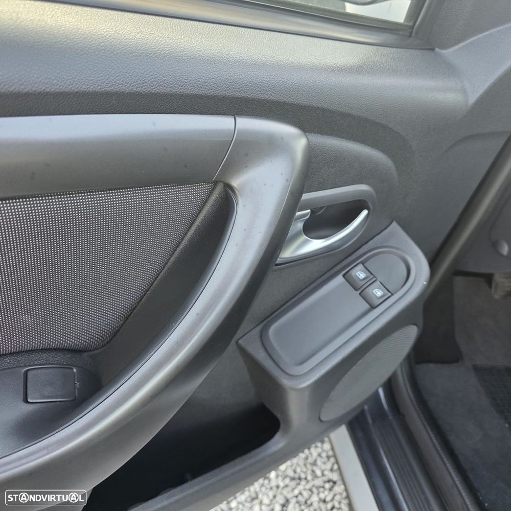 Dacia Duster 1.2 TCe SL Black Shadow - 18