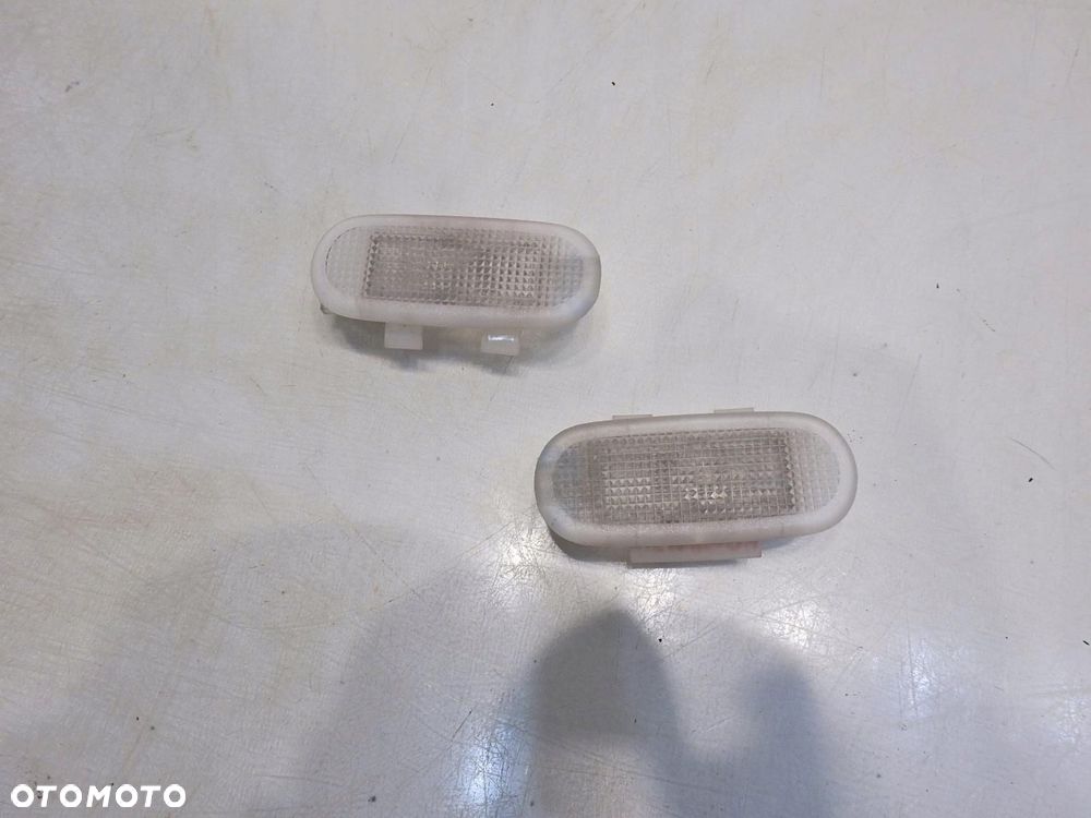 LAMPKA OŚWIETLENIE WNĘTRZA RENAULT MEGANE III - 2