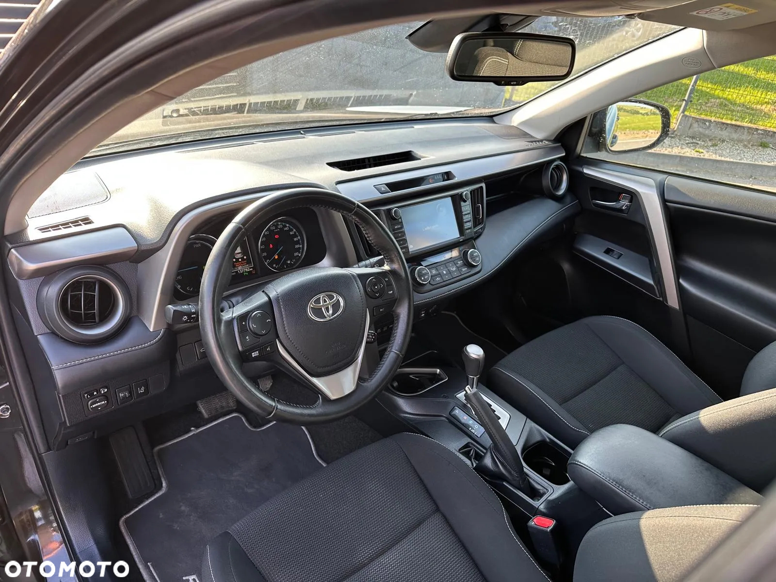 Toyota RAV4 - 10