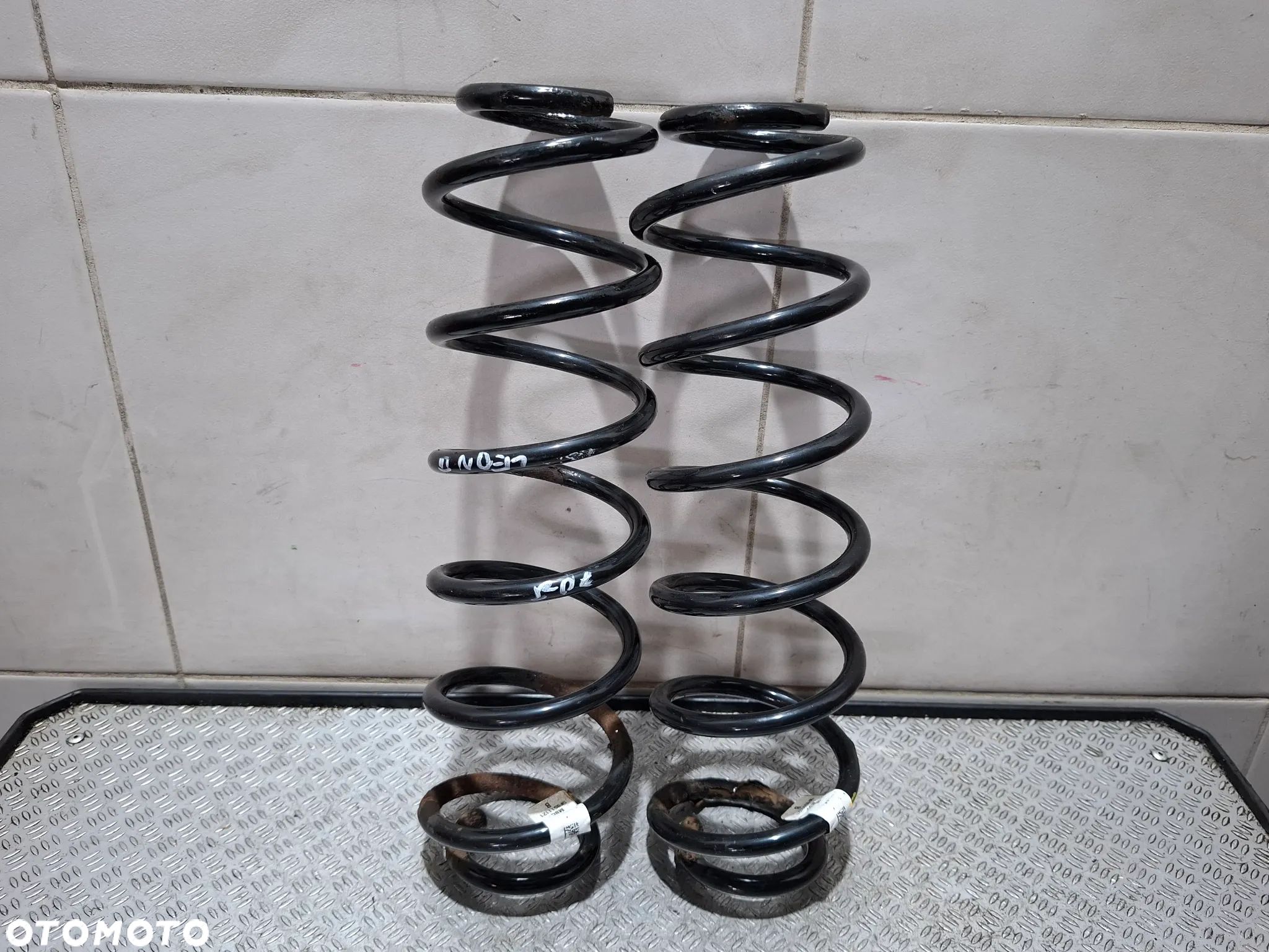 Sprężyny tylne komplet Seat Leon III Nr 5F0511121 - 1