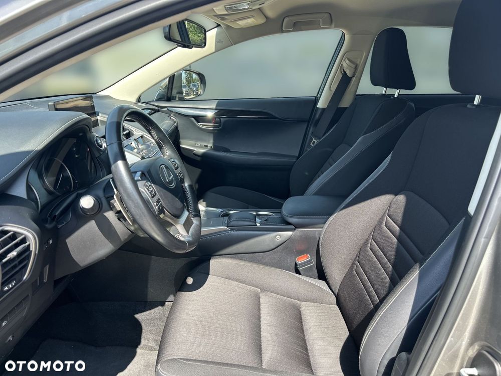 Lexus NX 300h Business Edition AWD - 16